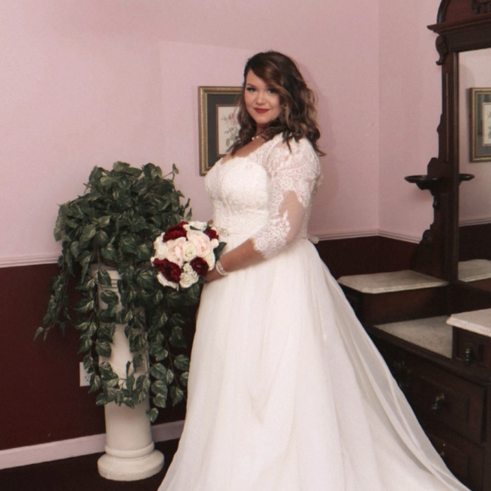 Oleg Cassini Organza Plus Size 18W in Ivory
